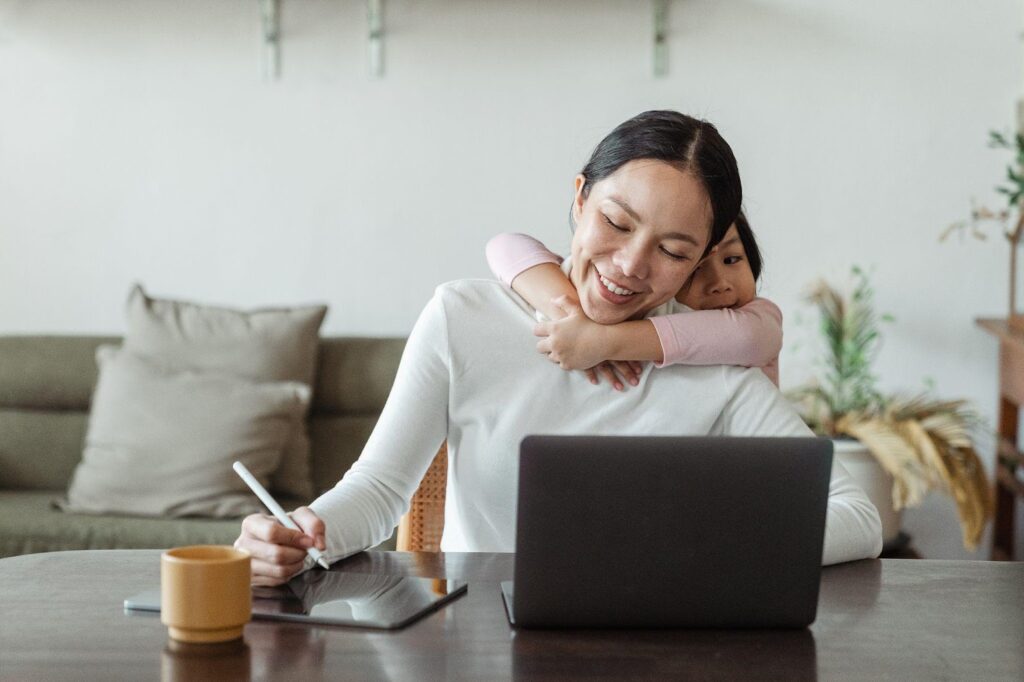 How to Prepare for a Move While Starting a Business